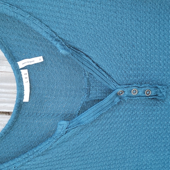 Long Sleeve Teal V-neck thermal waffle - Picture 2 of 8